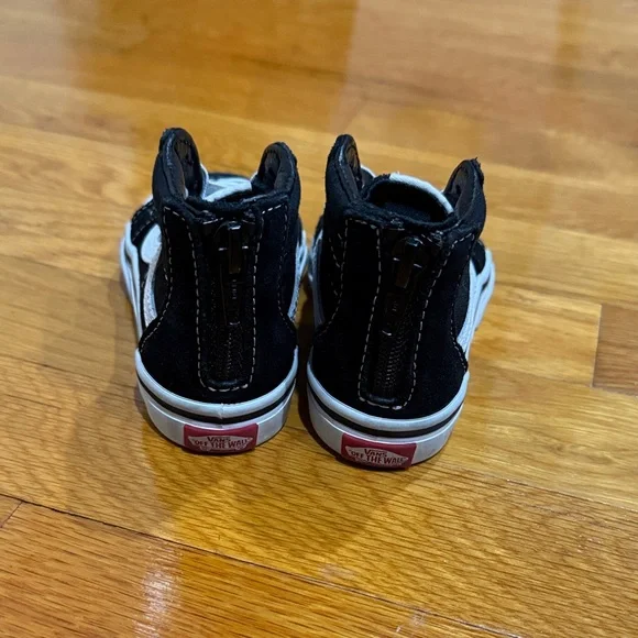 Vans Toddler Black and White High-Top Sneakers 5 - Picture 4 of 8